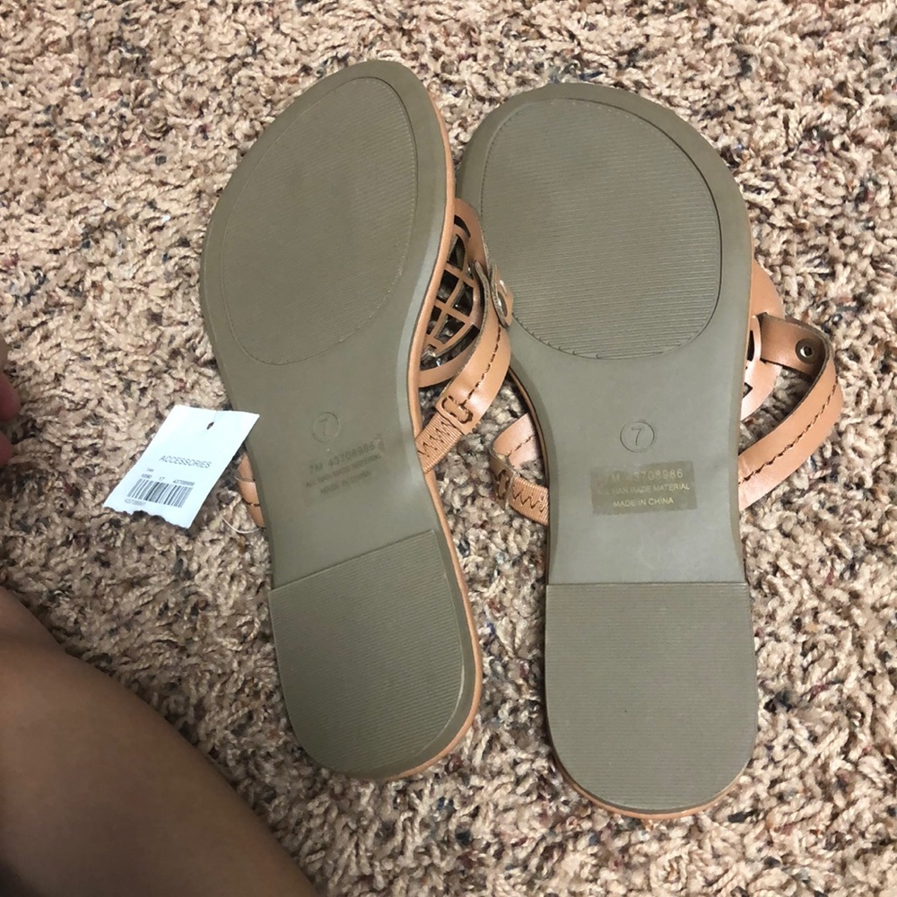 Tan sandals - Picture 5 of 5